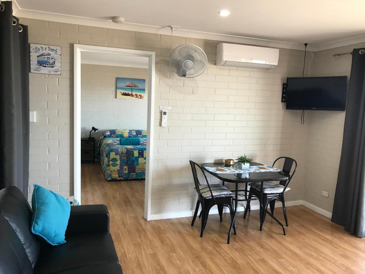Shark Bay Seafront Apartments Denham Exterior photo